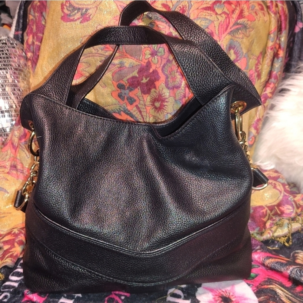 Michael Kors Jamesport Black Leather Shoulder Bag with Gold Accents EUC - Picture 2 of 8